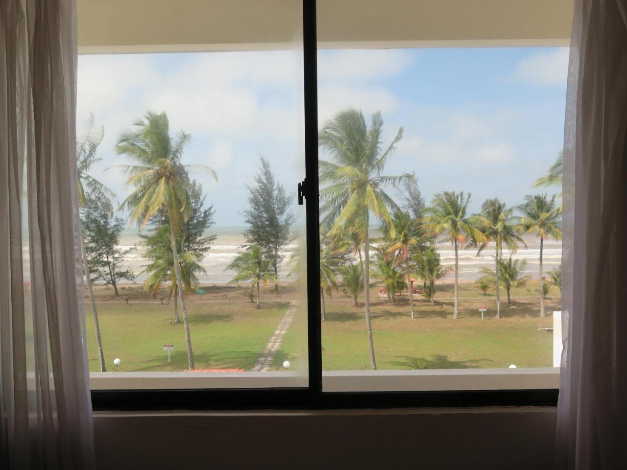 Sea View Resort Hotel & Apartments Kuala Belait Exterior foto